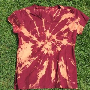 Woman’s Spiral tie dye Vneck